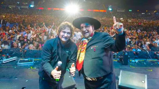 Jesús María: Javier Milei fue recibido como un “rock star” en medio del festival más gaucho del todo el país