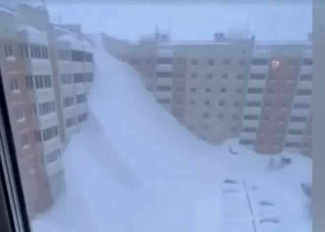 Rusia: fuerte tormenta deja a la península de Kamchatka sepultada bajo la nieve