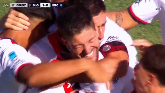 Luciano Vietto debutó como titular en San Lorenzo e hizo el gol más rápido del torneo Luciano Vietto debutó como titular en San Lorenzo e hizo el gol más rápido del torneo