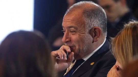 A días de la votación clave por la reforma laboral en Senadores, Luis Juez abandonó el Frente Cívico y se incorporó a La Libertad Avanza