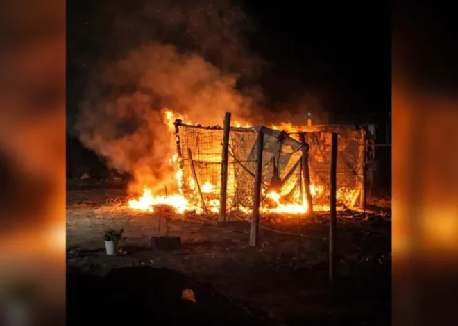 Un incendio en una chacra destruyó por completo una estructura precaria en Rawson