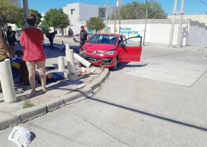 Trelew: Pareja hospitalizada tras violento choque entre moto y auto 