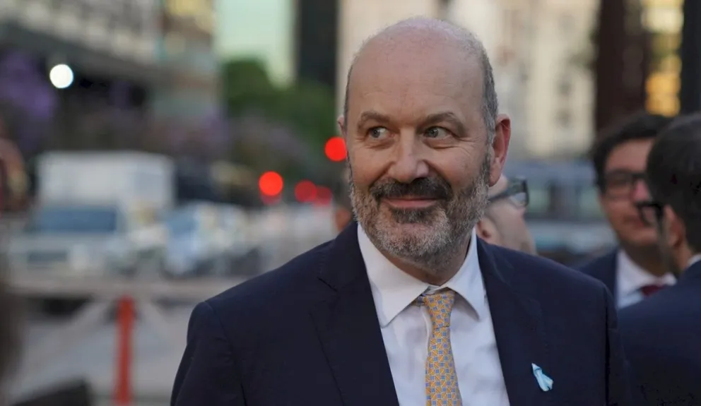 Sturzenegger destacó la nueva conectividad de Buenos Aires con Perito Moreno