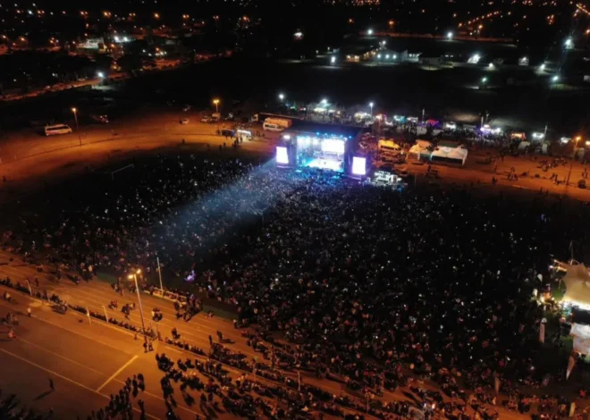Multitudinaria fiesta popular: Esquel celebró sus 120 años a pura música y emoción