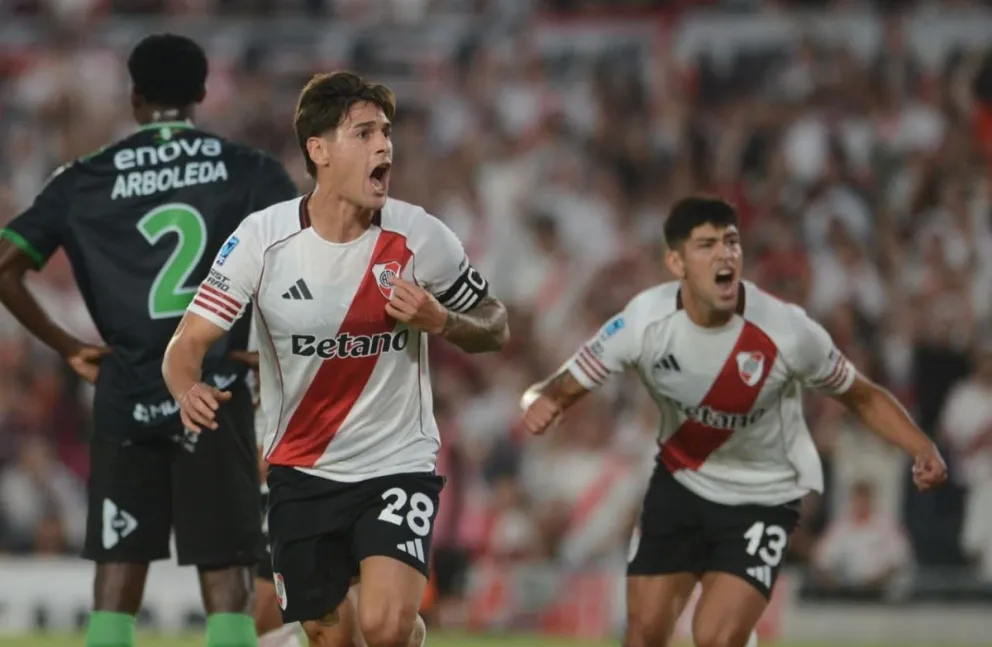 Buena victoria sobre Banfield, pero silbidos a los jugadores de River