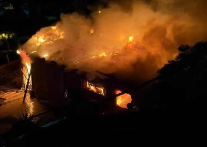 Incendio destruyó una vivienda en el barrio Pietrobelli