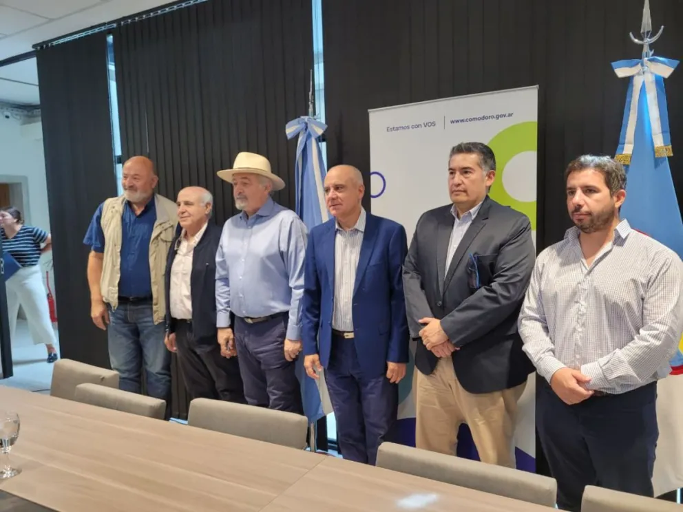 Comodoro firmó contrato por 10 años con Urbana para la recolección de residuos