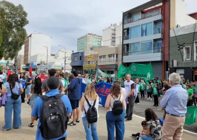En Comodoro se movilizaron en rechazo a la Reforma Laboral