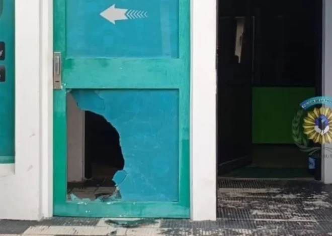 Detuvieron a un joven por robar celulares en un local de la calle Dorrego