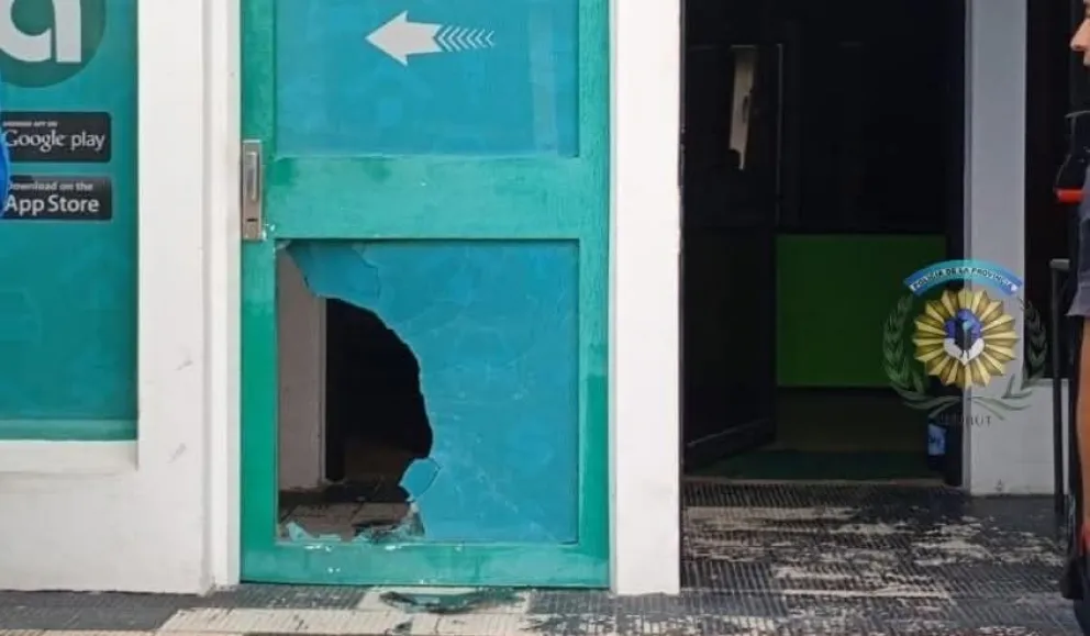 Detuvieron a un joven por robar celulares en un local de la calle Dorrego