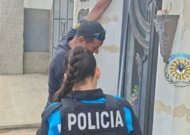 Detuvieron a un hombre por robar bronce de un panteón en Comodoro