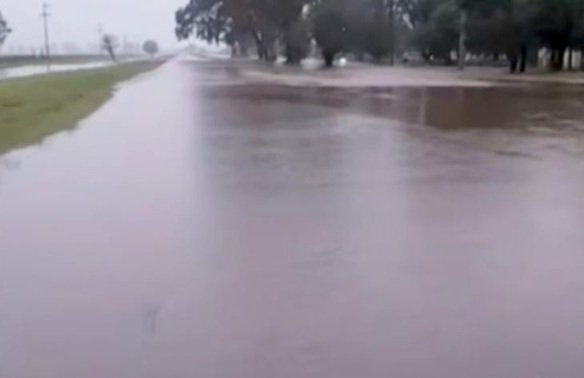 Circular con precaución: alertan por acumulación de agua en varias rutas