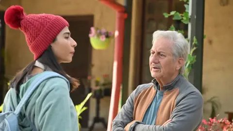 El joven Sherlock reinventa el origen del detective y su vínculo con Moriarty en una conspiración internacional