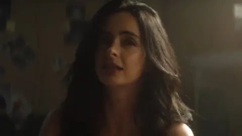 Kathryn Hahn será la icónica ‘Madre’ en el remake live-action de Enredados