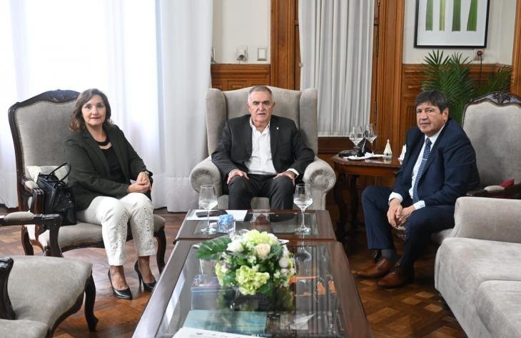 El gobernador Jaldo recibió a la intendenta de Alderetes y analizó obras y la situación tras las lluvias