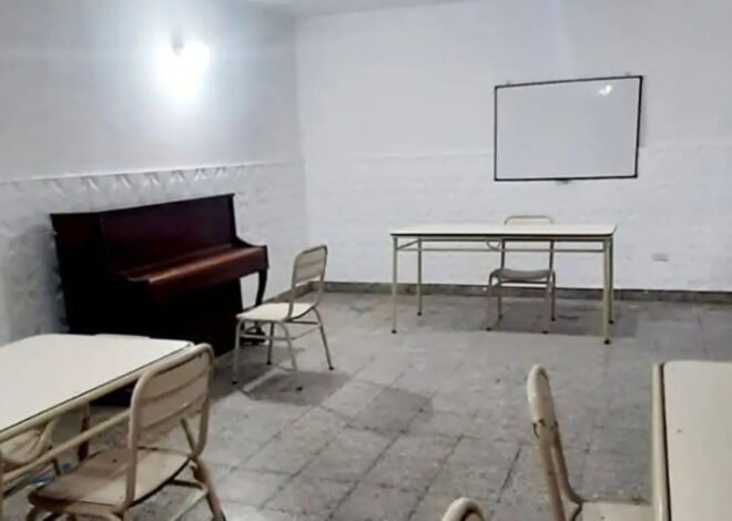 Cómo lograron salvar de las aguas a un piano en el anexo del Conservatorio que funciona en Bella Vista