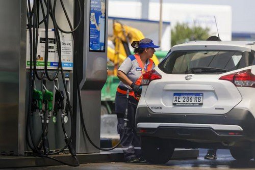 Precio de la nafta: a cuánto está hoy en la Argentina y a cuánto podría llegar