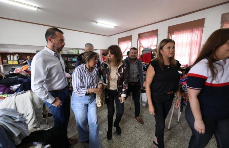 La ministra Montaldo visitó la Escuela 230 de Simoca: funciona como albergue para familias de La Madrid