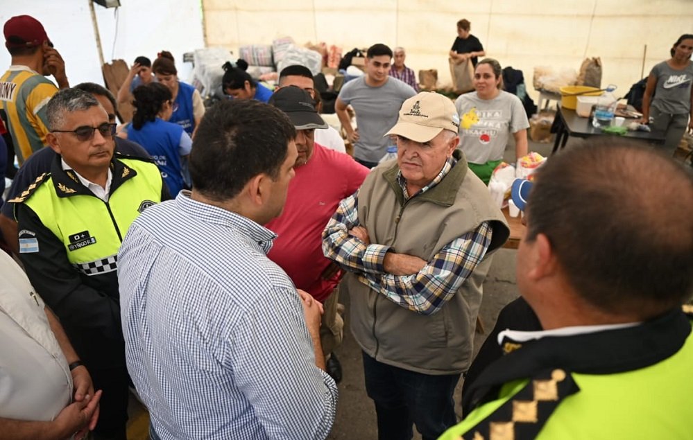 Jaldo recibió un llamado de Santilli tras las inundaciones en Tucumán
