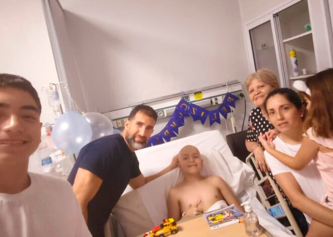 Un chico de Monteros lleva años luchando contra el cáncer y su familia pide ayuda para seguir adelante