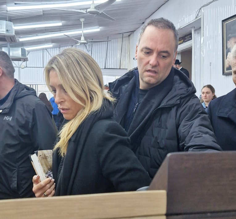 Polémica por la presencia de la mujer de Adorni en el viaje de Milei a EEUU