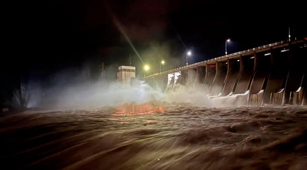 Video: continúa creciendo el ingreso de agua al Embalse Río Hondo