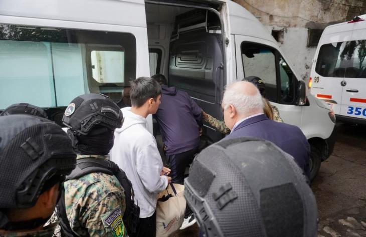 Trasladaron a adolescentes en conflicto con la ley al Instituto San José Gabriel del Rosario Brochero