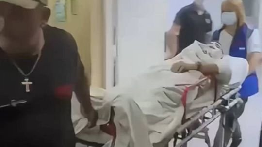 Así trasladaban al diputado tucumano que fue brutalmente agredido de un cabezazo durante un operativo de ayuda