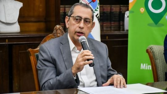 Sueldos en Corrientes: el Gobierno oficializó un aumento del 6% y elevó la Ayuda Escolar