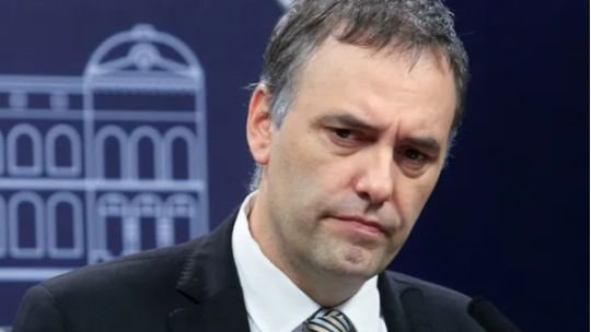 Encuesta: en redes el 94% tiene comentarios negativos contra Manuel Adorni