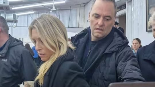 Adorni quería estirar su estadía en Nueva York hasta el sábado