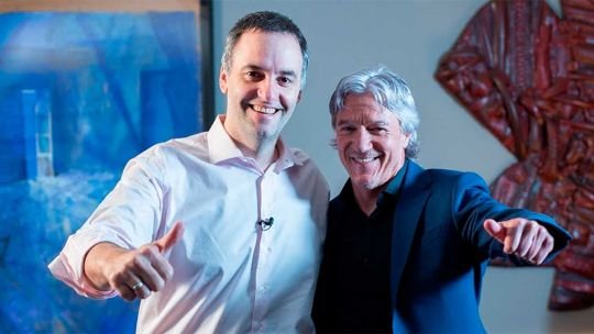 “Déjenlo en paz a Manu, es un tipazo”, rogó Marcelo Grandio, compañero de viaje de Adorni en el avión privado