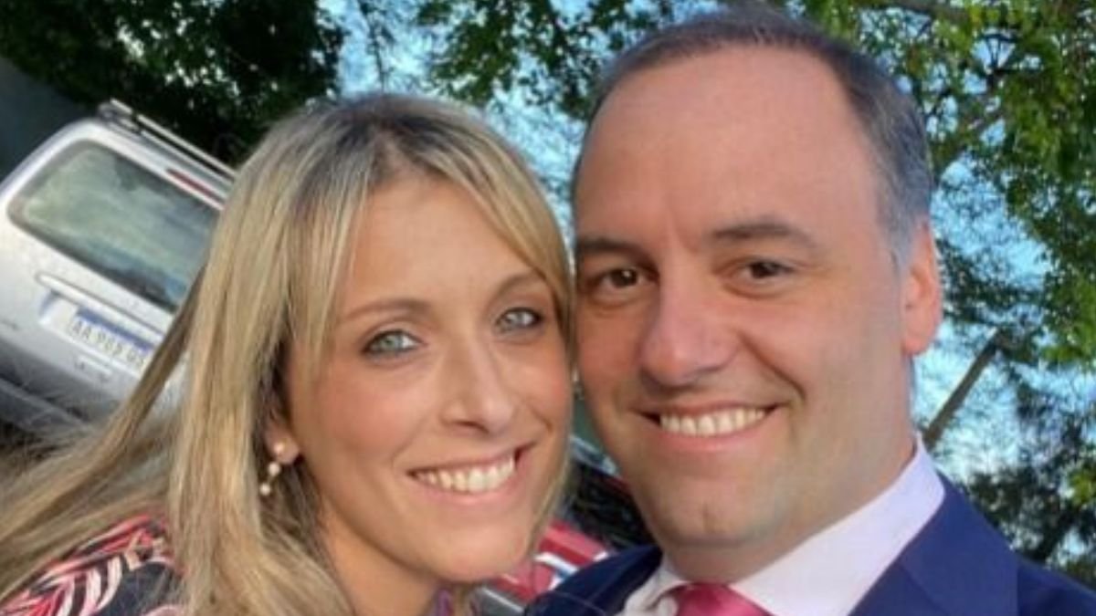 Investigarán a Manuel Adorni por sus viajes a Nueva York y Punta del Este