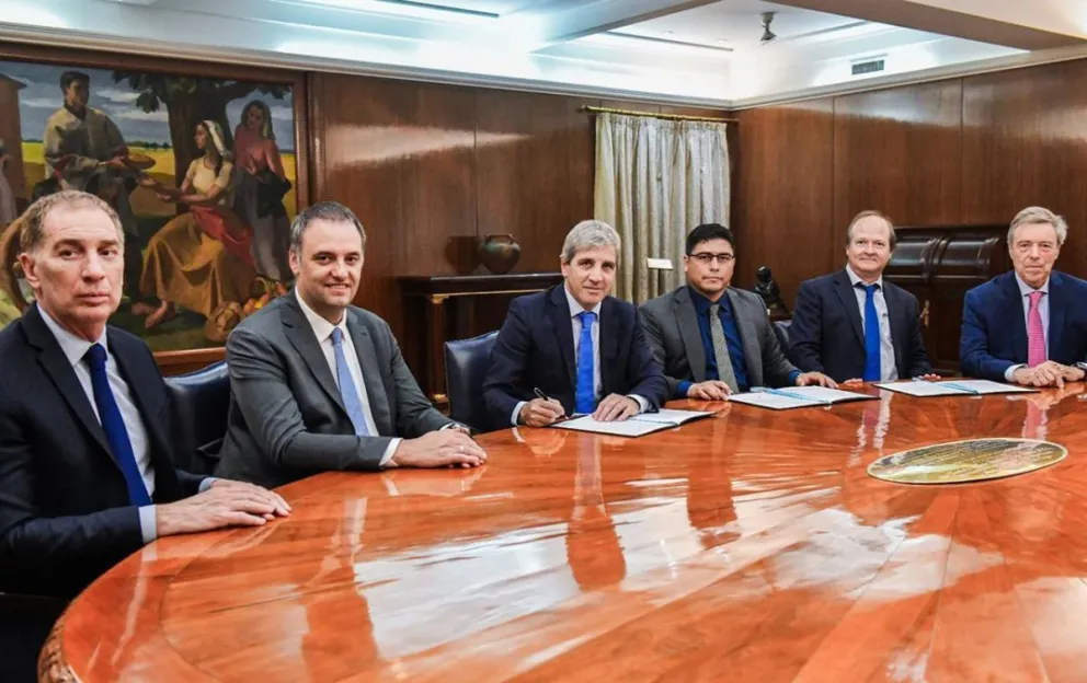 Nación envió 100 mil millones a Santa Cruz para salarios y jubilaciones