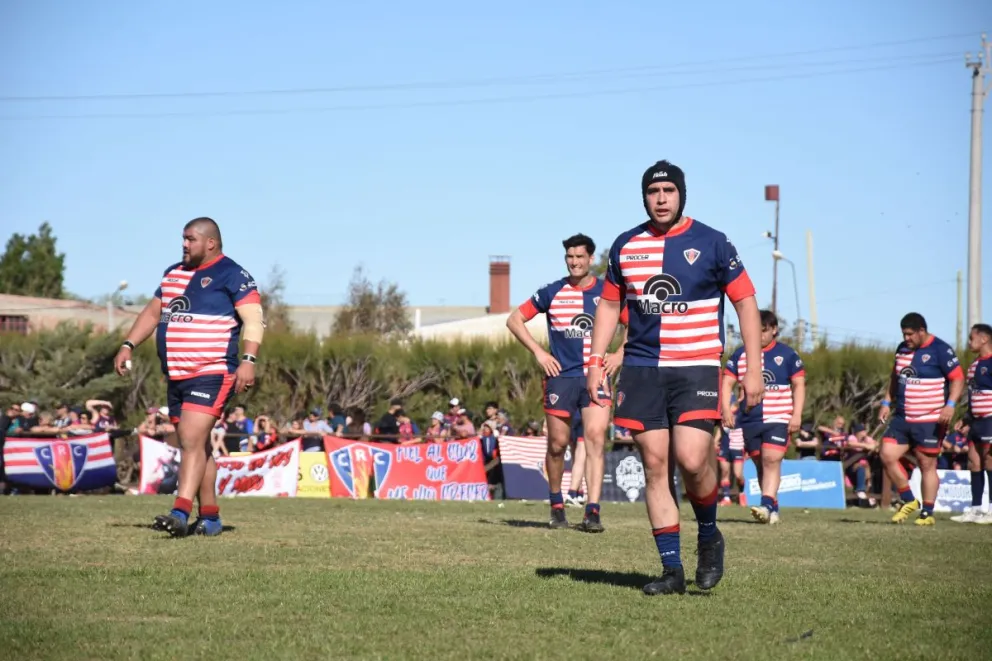 El campeón Comodoro inicia la defensa del título ante Portugués