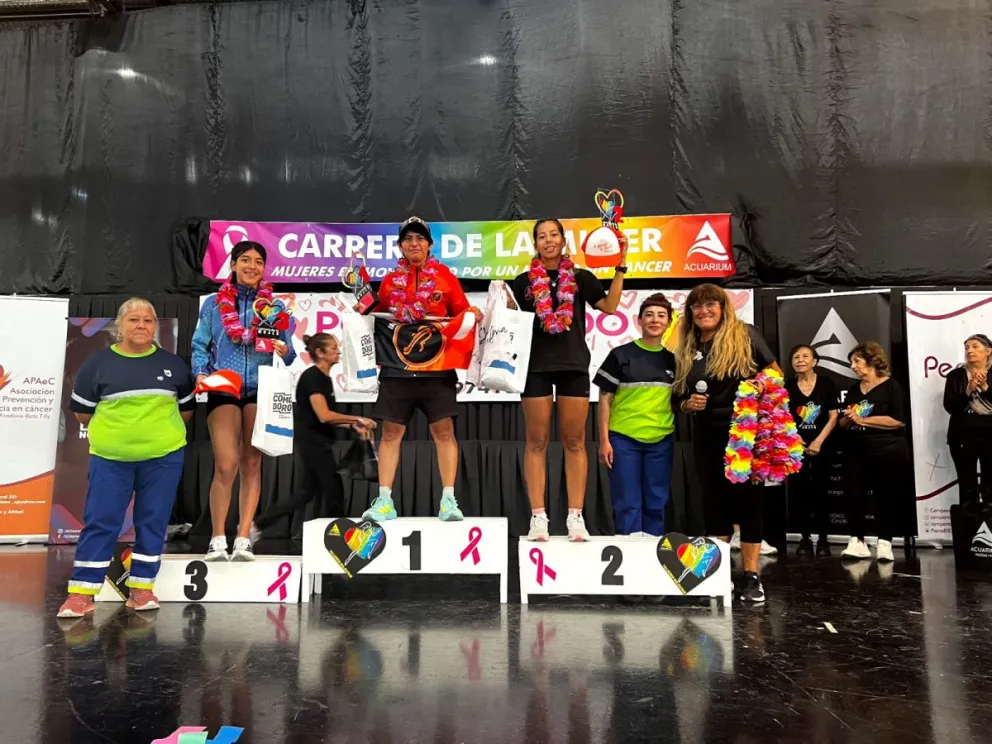 Urbana participó de la 22º Carrera de la Mujer junto a su equipo de barrenderas