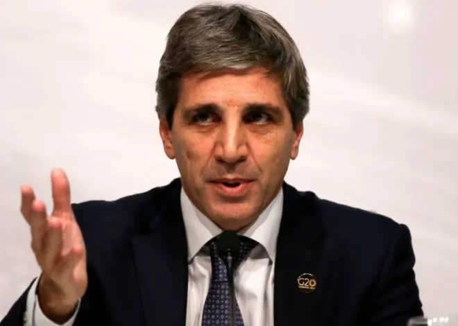 Caputo busca  billones y USD 150 millones en una nueva licitación de deuda