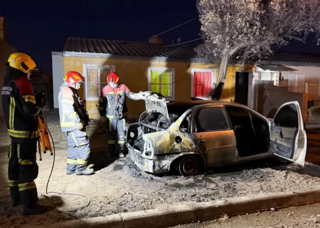 Madrugada de incendios vehiculares en distintos sectores de Rawson