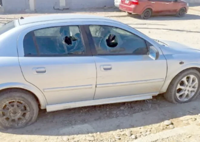 Lo perseguían a tiros y se resguardó en la comisaría luego de recibir un balazo en el mentón