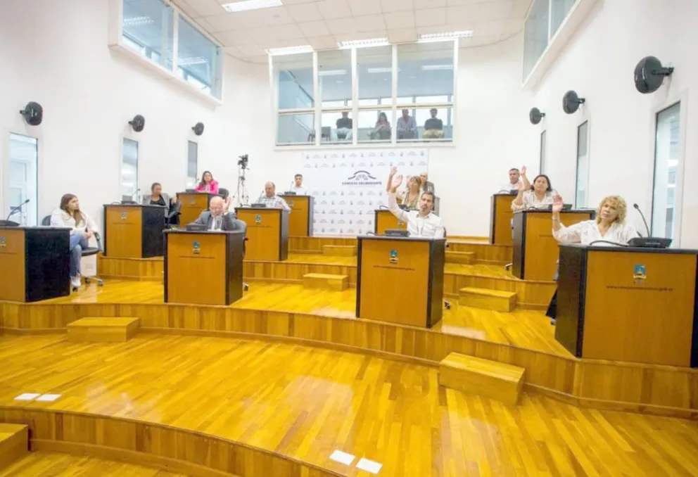 En sesión extraordinaria, el Concejo ratificó los contratos para el diagnóstico del Hermitte