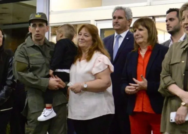 El gendarme Nahuel Gallo regresó al país tras su detención en Venezuela