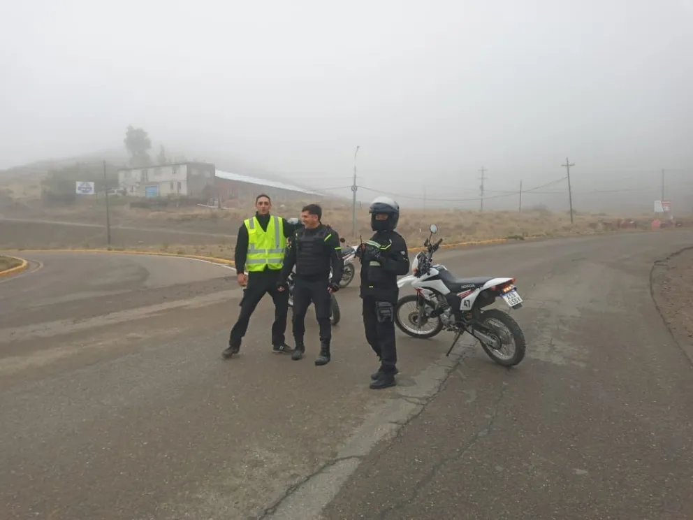 Interrumpen el tránsito en el camino Roque González por baja visibilidad