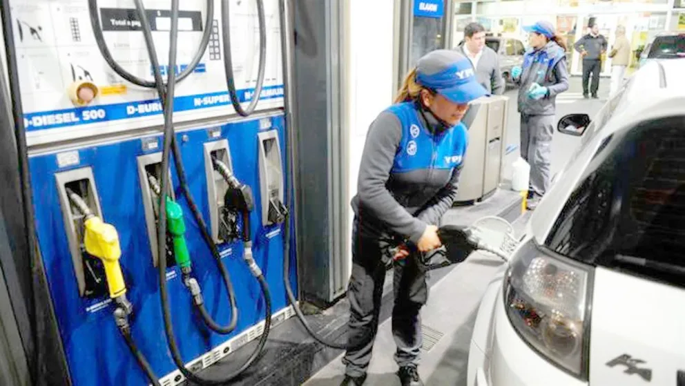 En Comodoro subieron las naftas y bajaron los combustibles diesel