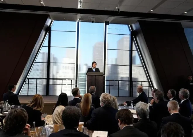 “Te van a salir dólares por las orejas”: la promesa de Milei al titular del Banco Central