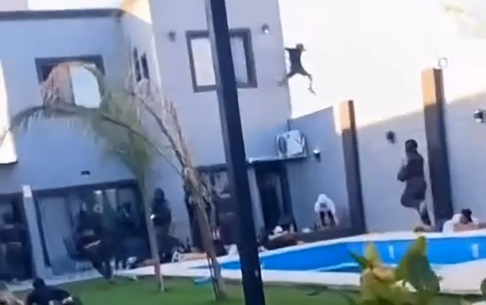 Enfrentamiento armado y muerte tras un allanamiento en una “pool party” en Esteban Echeverría