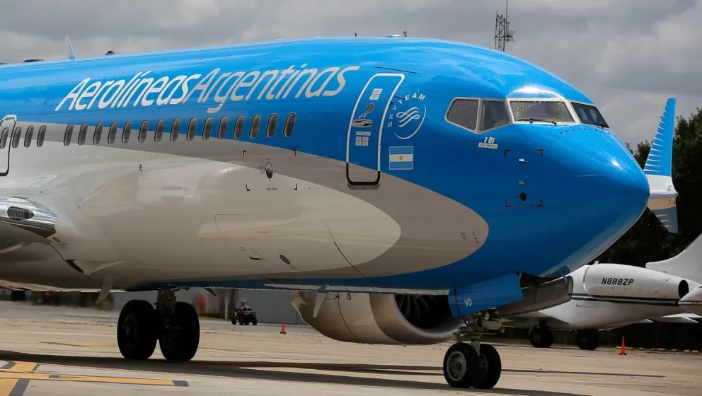 Aerolíneas Argentinas aplicará un recargo en los pasajes por la suba del precio del petróleo