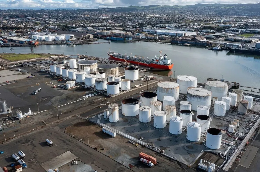 Liberarán 400 millones de barriles por la crisis en Ormuz