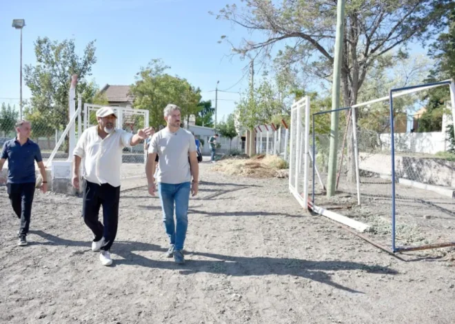 Merino recorrió el barrio San José y destacó la recuperación del Polideportivo Sur