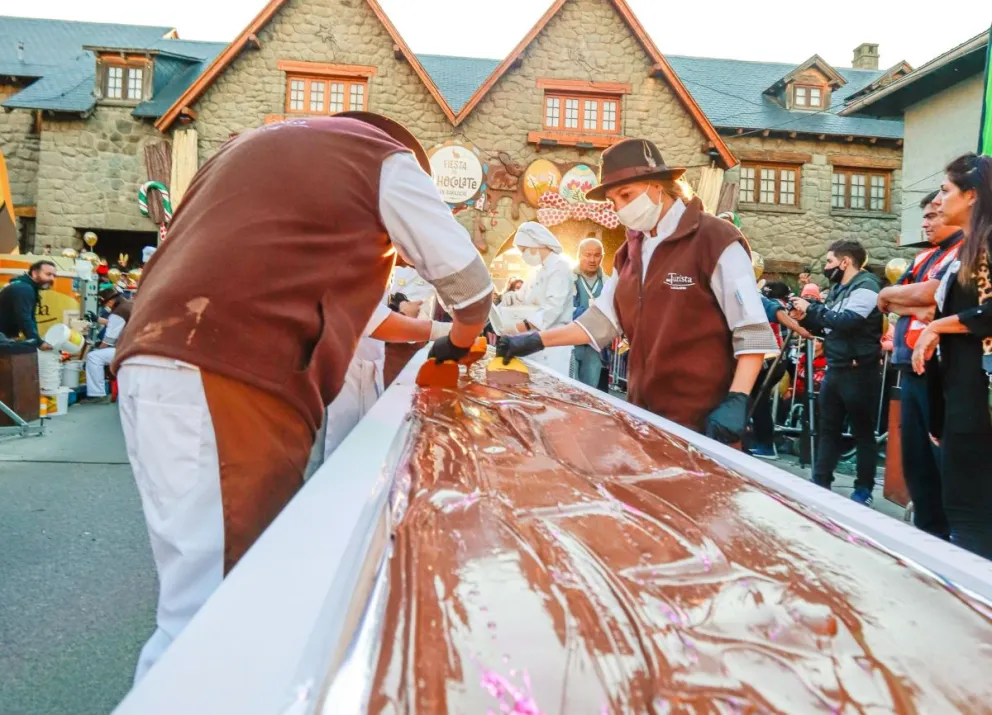 Vuelve la barra de chocolate más larga del mundo a Bariloche