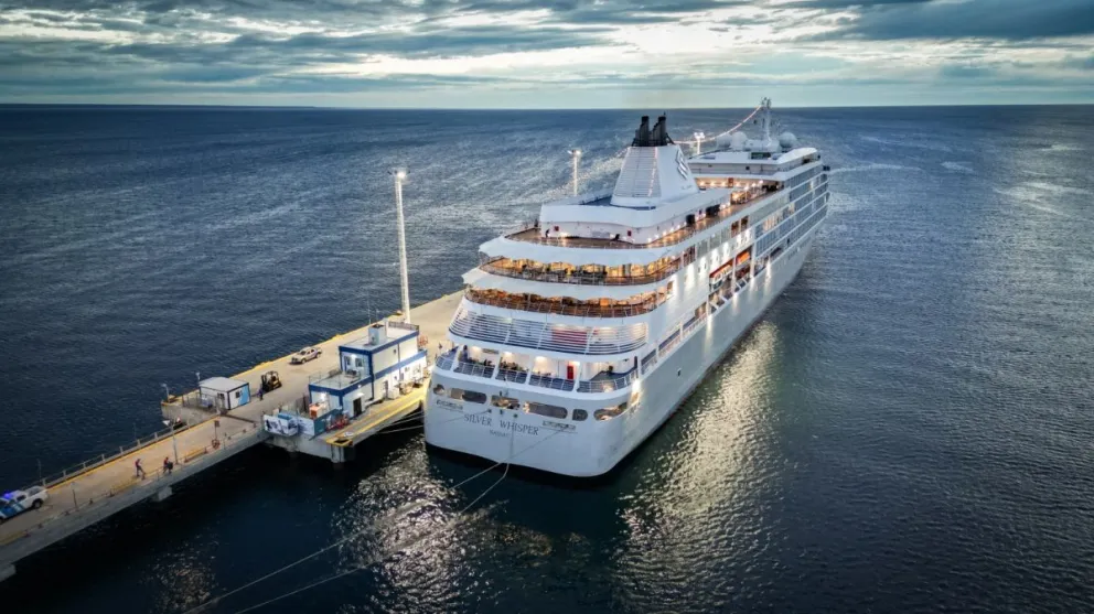 El crucero Silver Whisper concretó su última recalada de la temporada en Chubut 